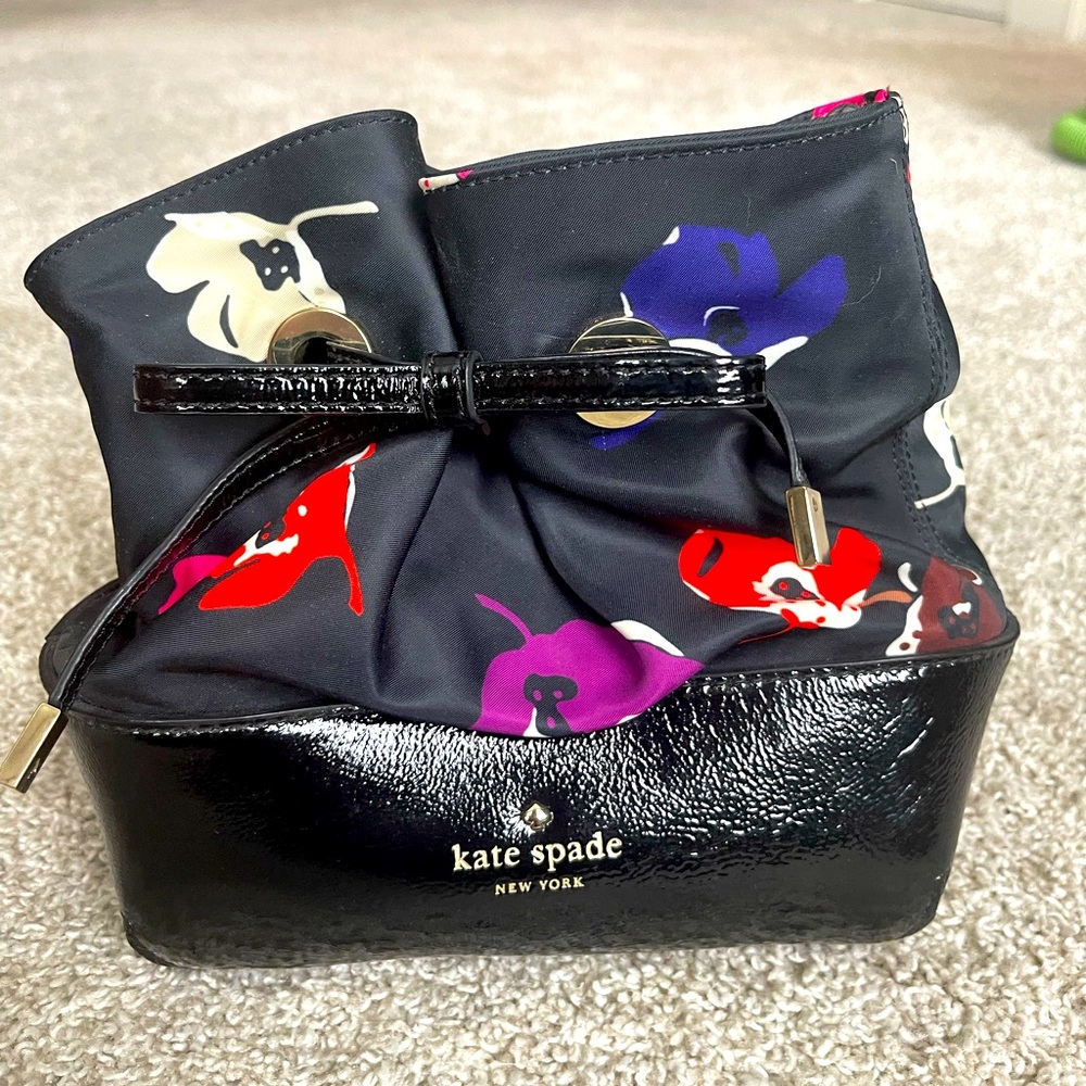 kate spade bucket bag with shoulder strap